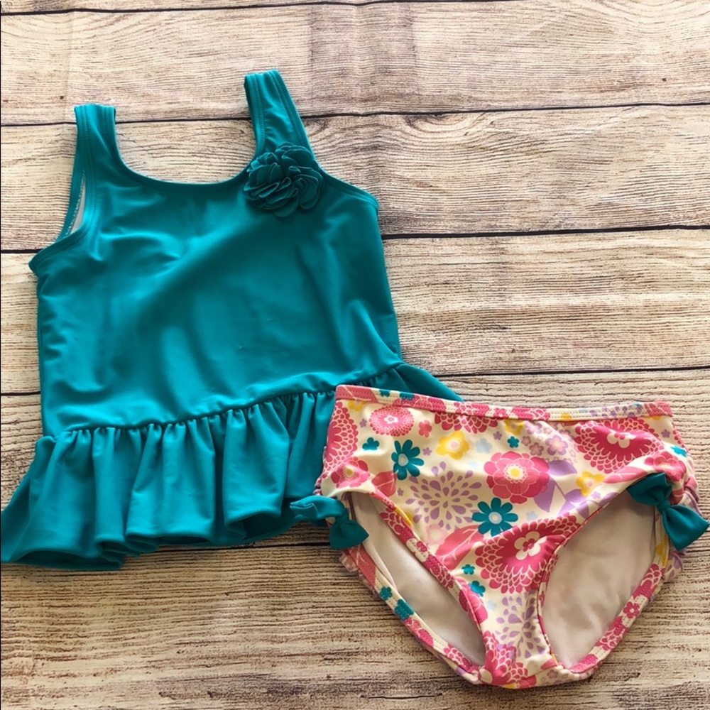 Girls Ruffle Butts swimsuit size 3t